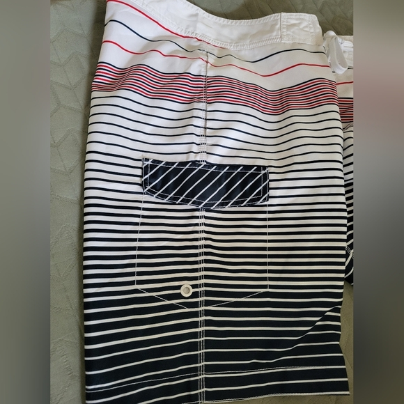 Old Navy Mens Swim Trunks - Picture 6 of 8